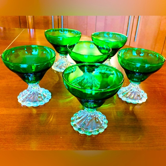Emerald green Desert Glasses Set Of 6 Green Glasses With Clear Glass Flower Stem - Picture 2 of 8